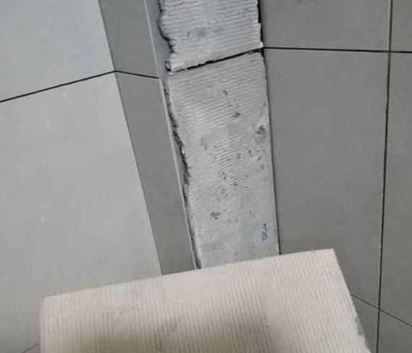 亳州市瓷砖空鼓维修公司分享下厨房瓷砖脱落的补救措施。